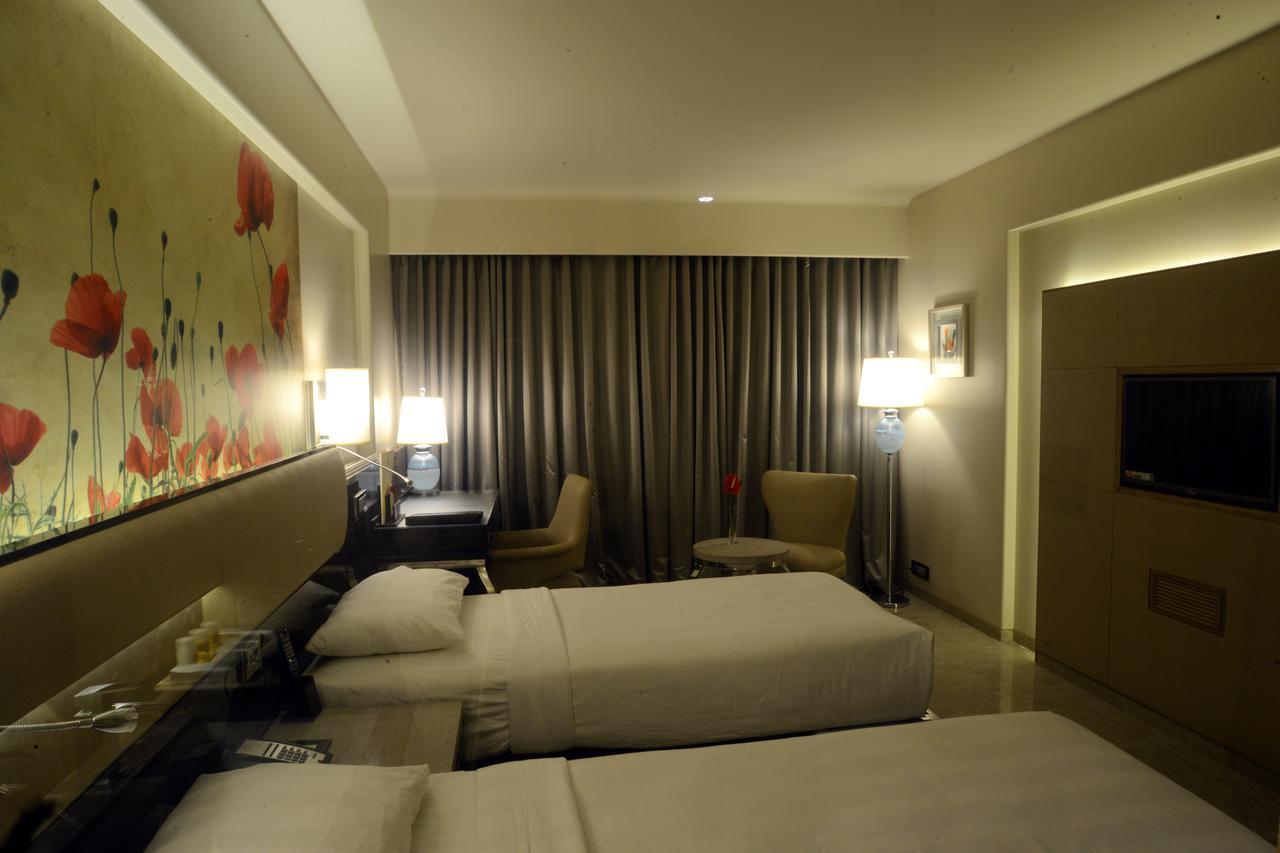 Sai Palace Grand, Malad Mumbai Luaran gambar