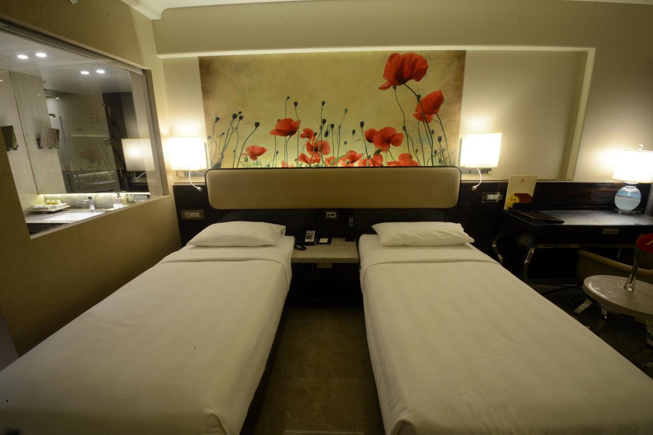 Sai Palace Grand, Malad Mumbai Luaran gambar