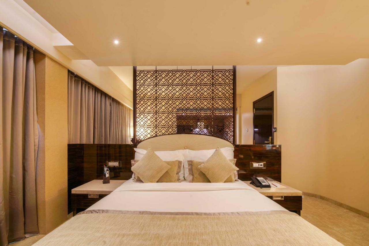 Sai Palace Grand, Malad Mumbai Luaran gambar