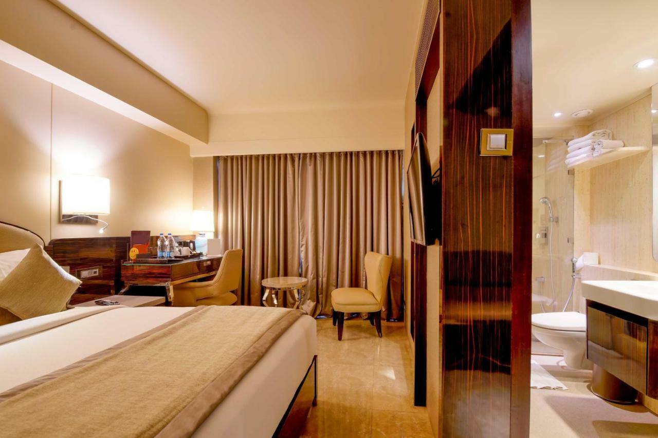 Sai Palace Grand, Malad Mumbai Luaran gambar